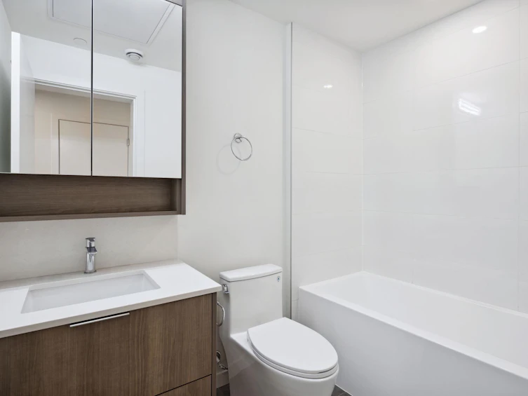 401-10829 140 Street, Surrey, BC, V3R 0H4 - 16
