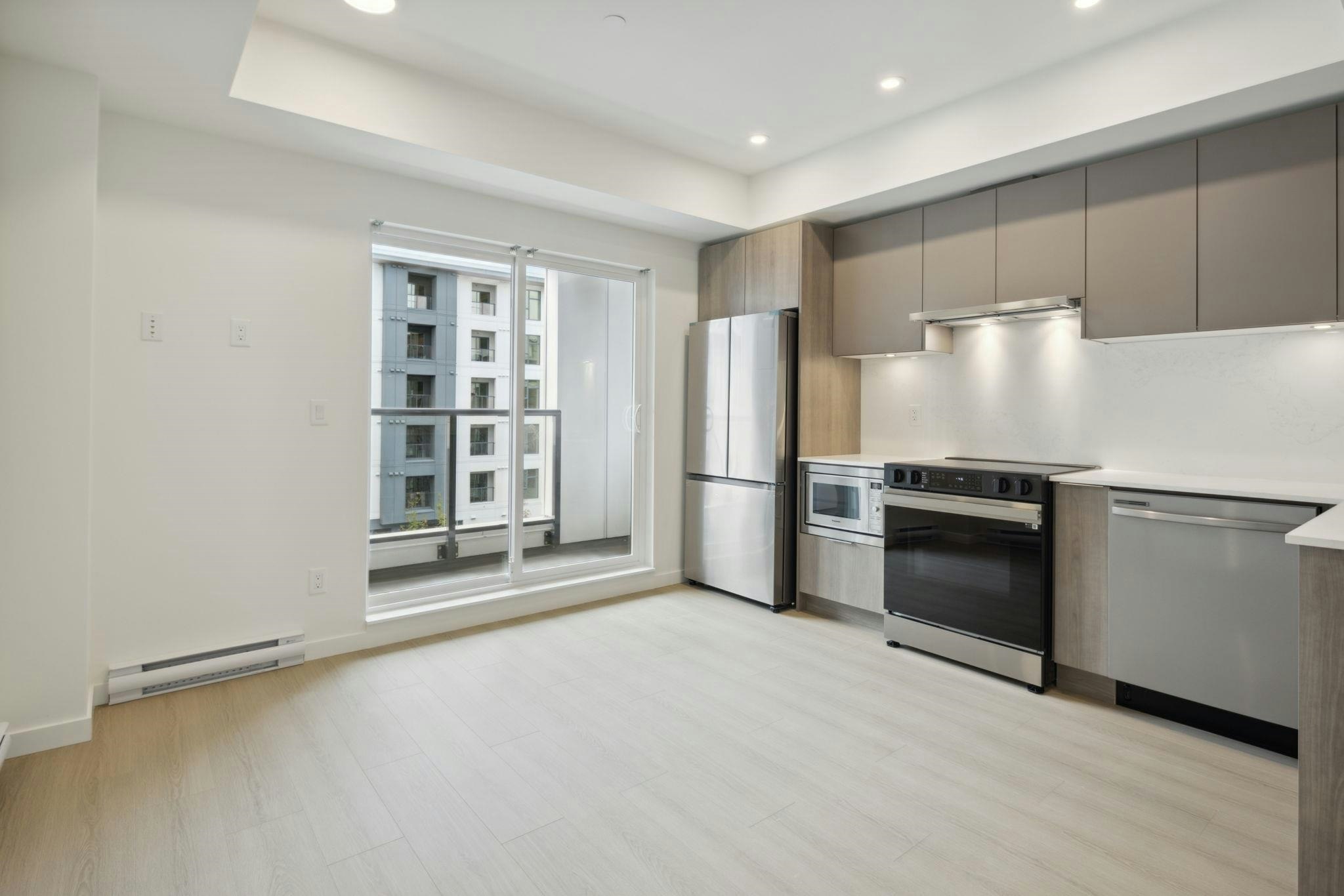 401-10829 140 Street, Surrey, BC, V3R 0H4 - 11
