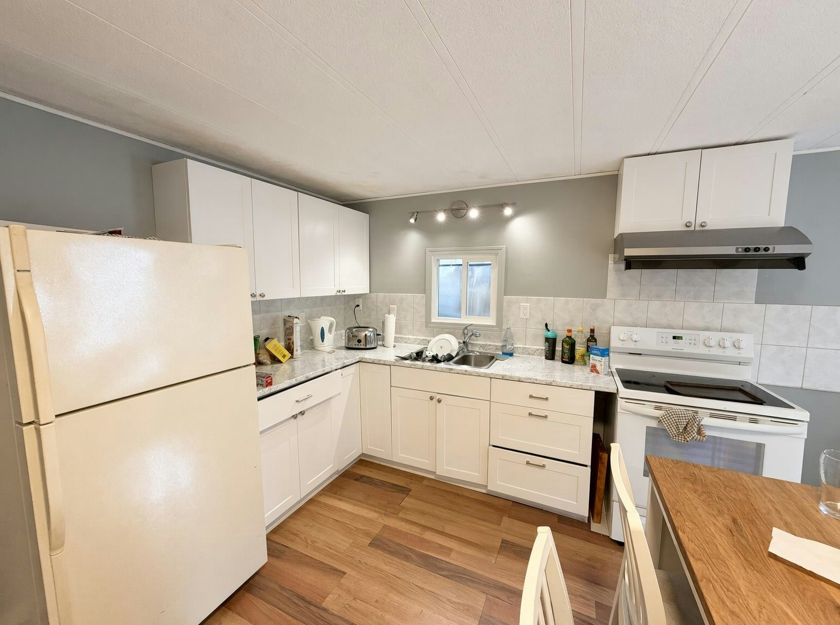 49 4200 Dewdney Trunk Road - 3