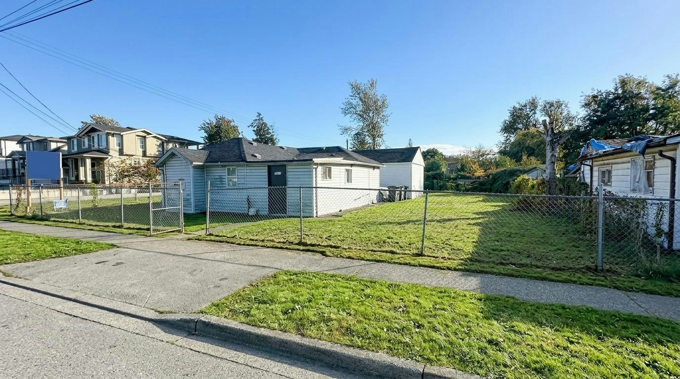12666 114 Avenue, Surrey, BC, V3V 3N9
