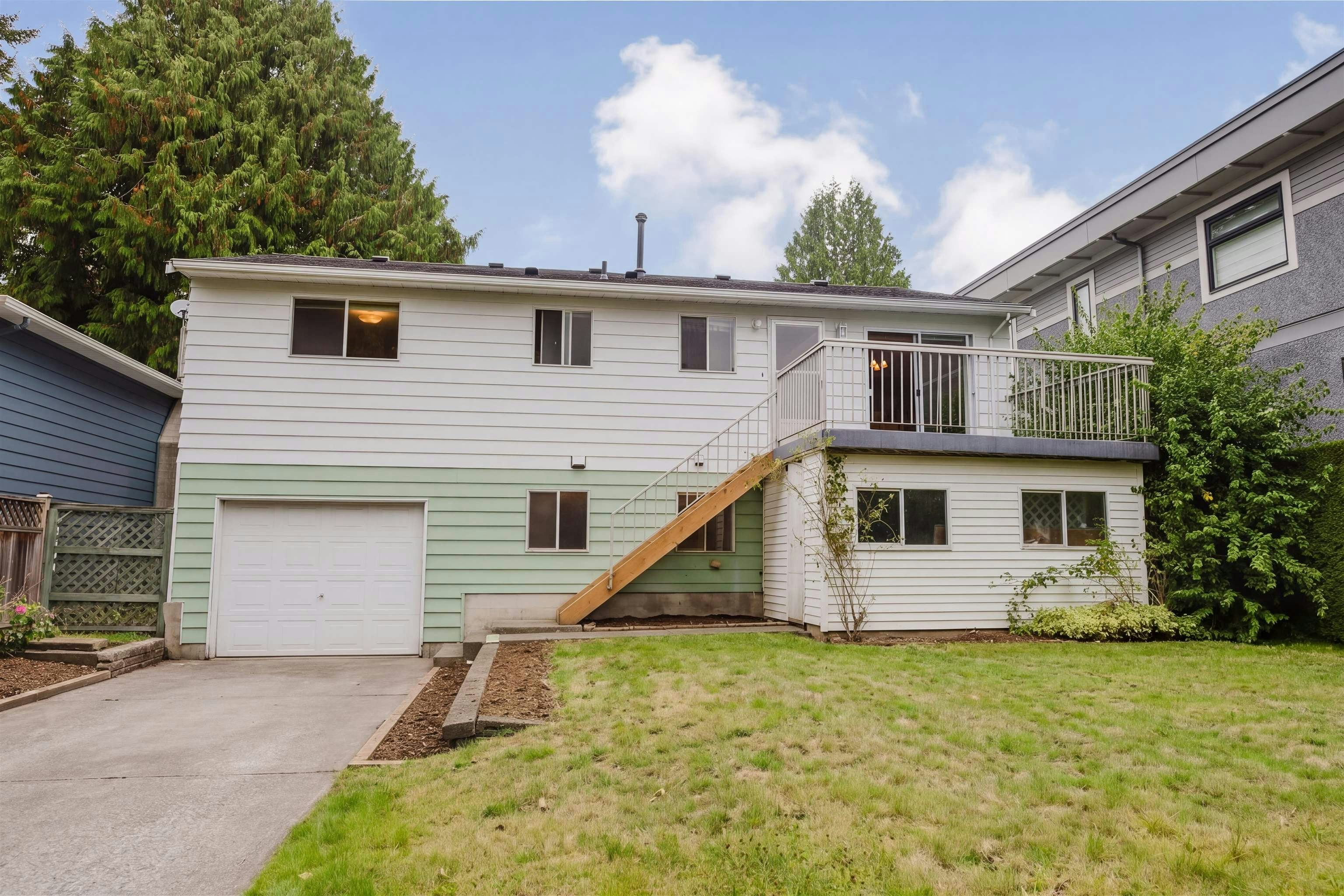 13696 Blackburn Avenue, Surrey, BC, V4B 2Y8 - 22