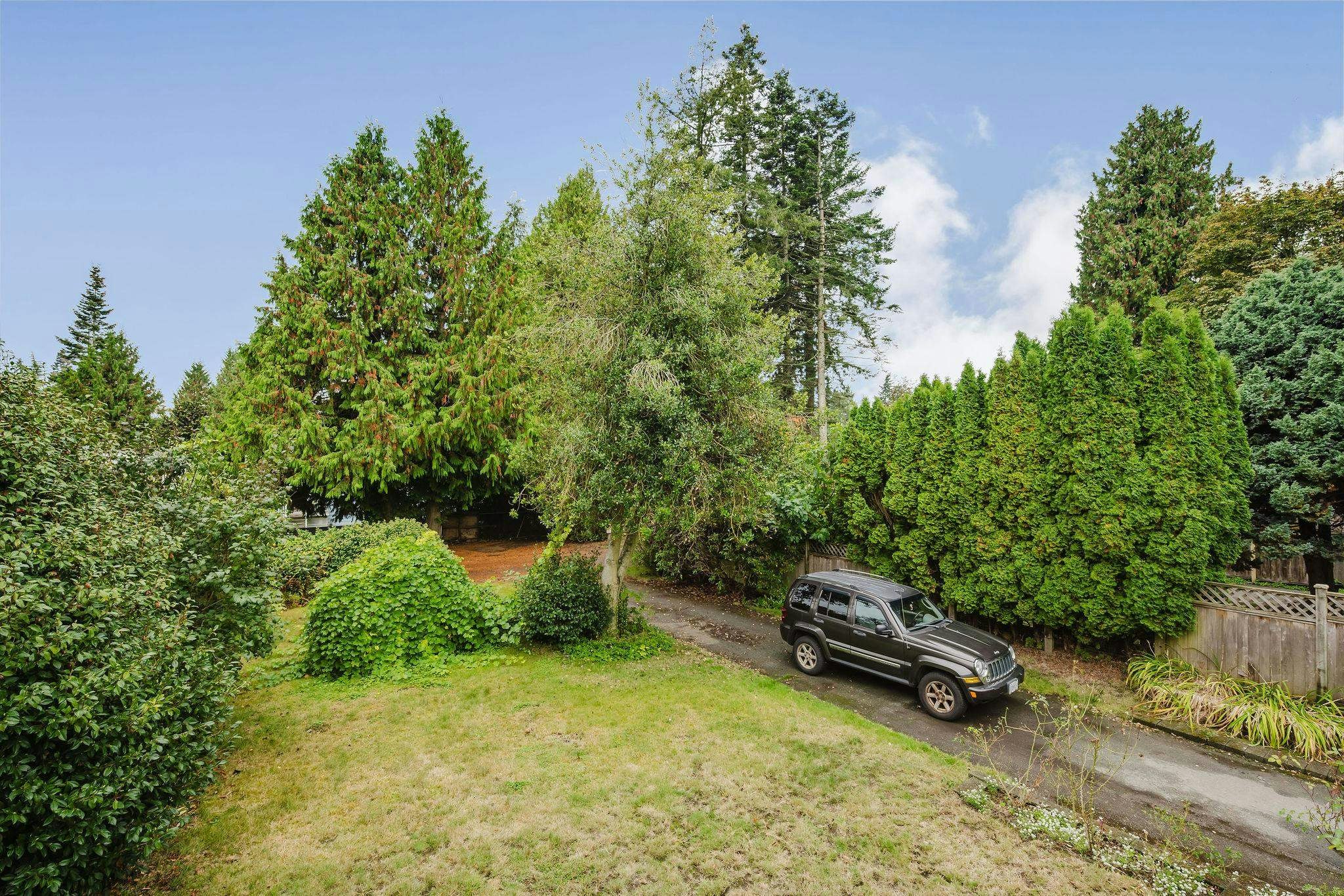 13696 Blackburn Avenue, Surrey, BC, V4B 2Y8 - 27