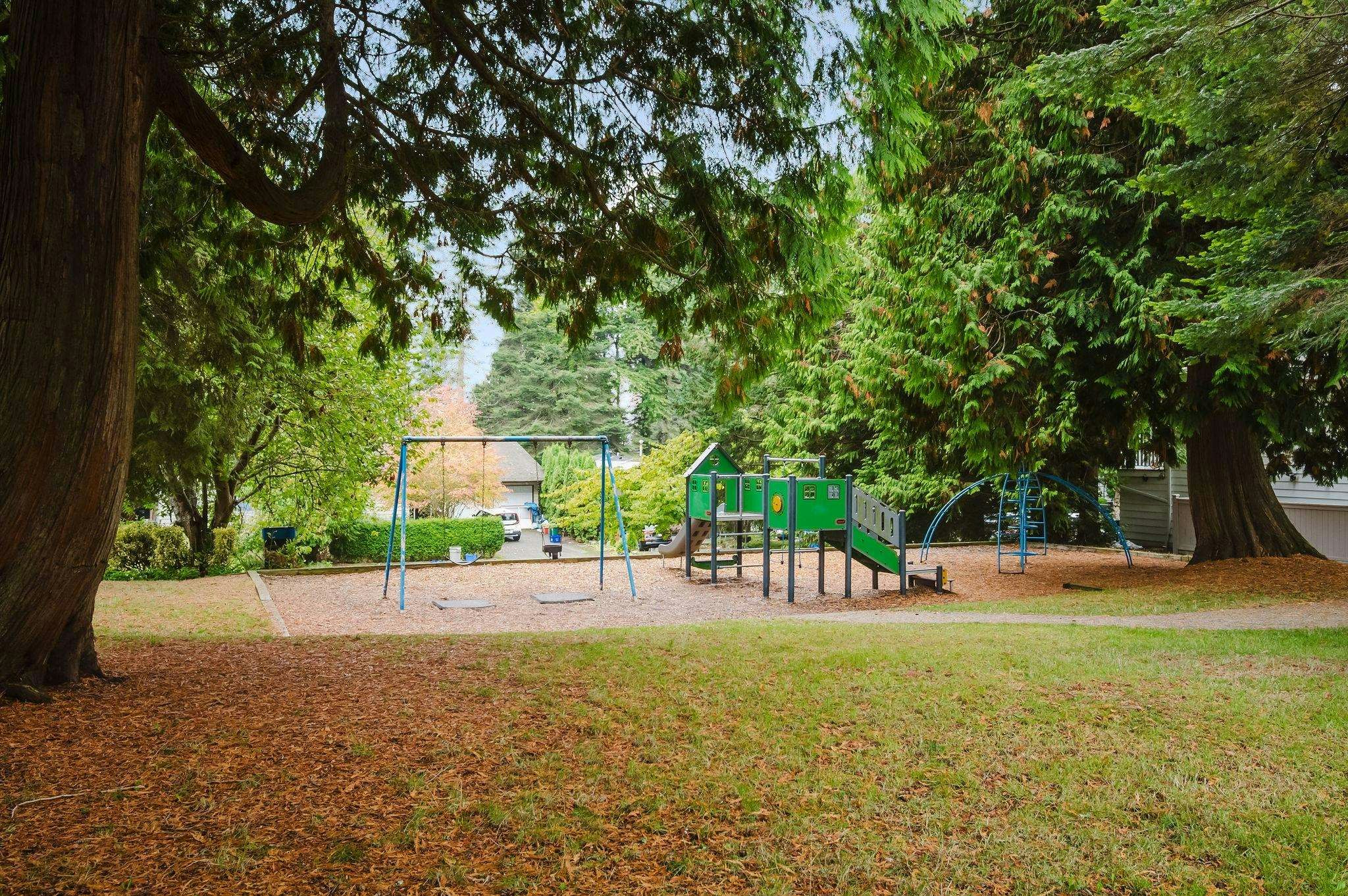 13696 Blackburn Avenue, Surrey, BC, V4B 2Y8 - 26