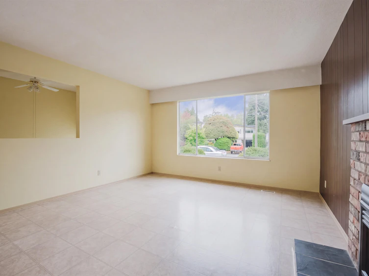 13696 Blackburn Avenue, Surrey, BC, V4B 2Y8 - 8