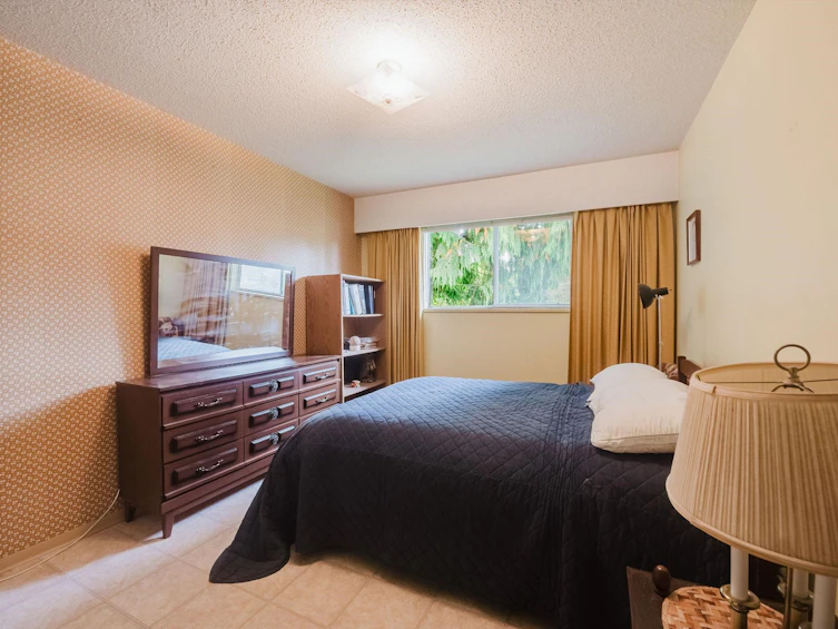 13696 Blackburn Avenue, Surrey, BC, V4B 2Y8 - 16