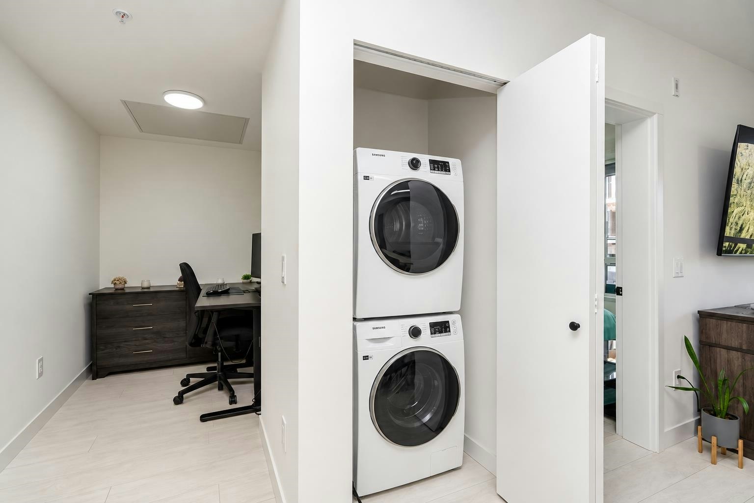 221-9456 134 Street, Surrey, BC, V3V 0G8 - 25