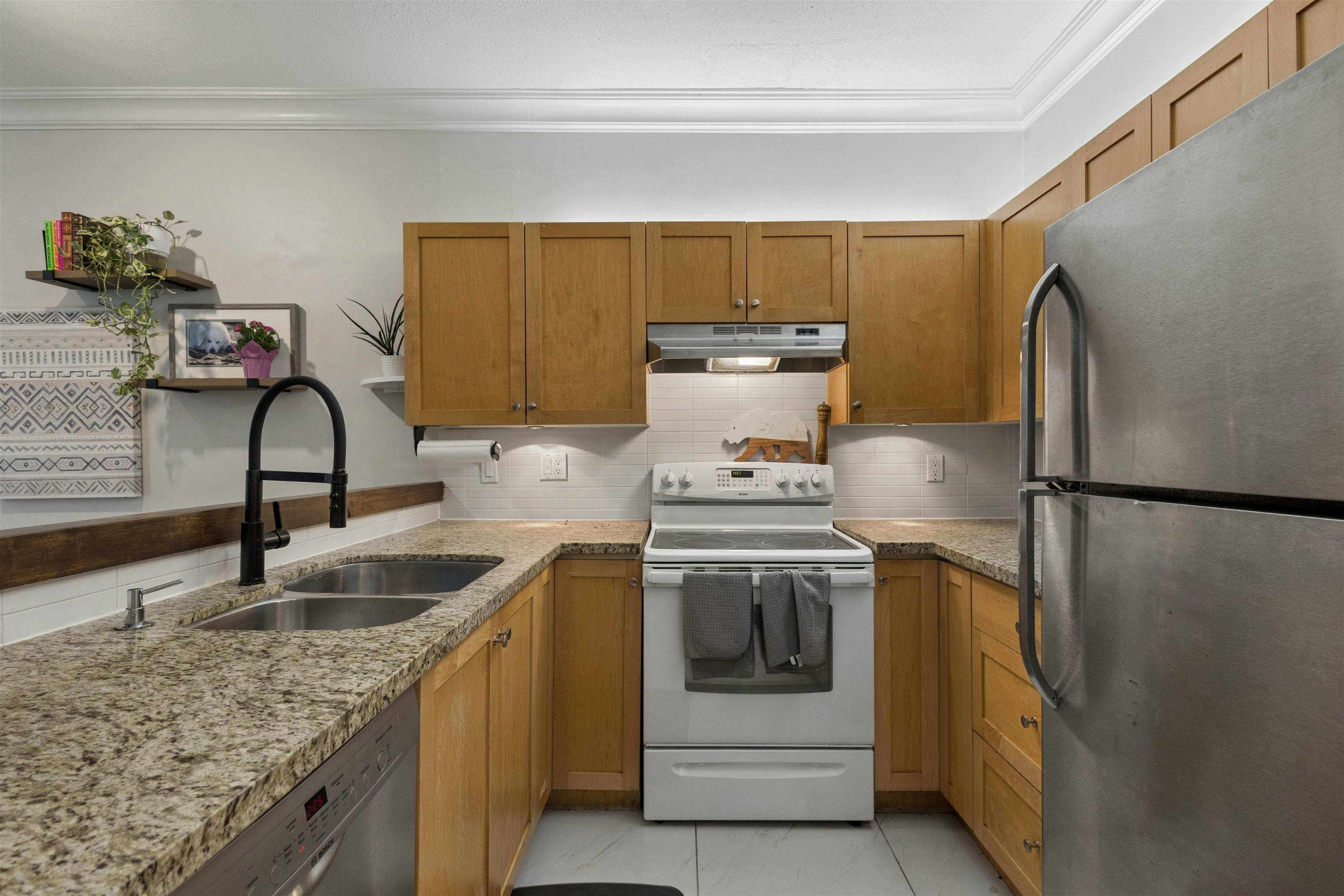 101-1675 W 10th Avenue, Vancouver, BC, V6J 2A2 - 14
