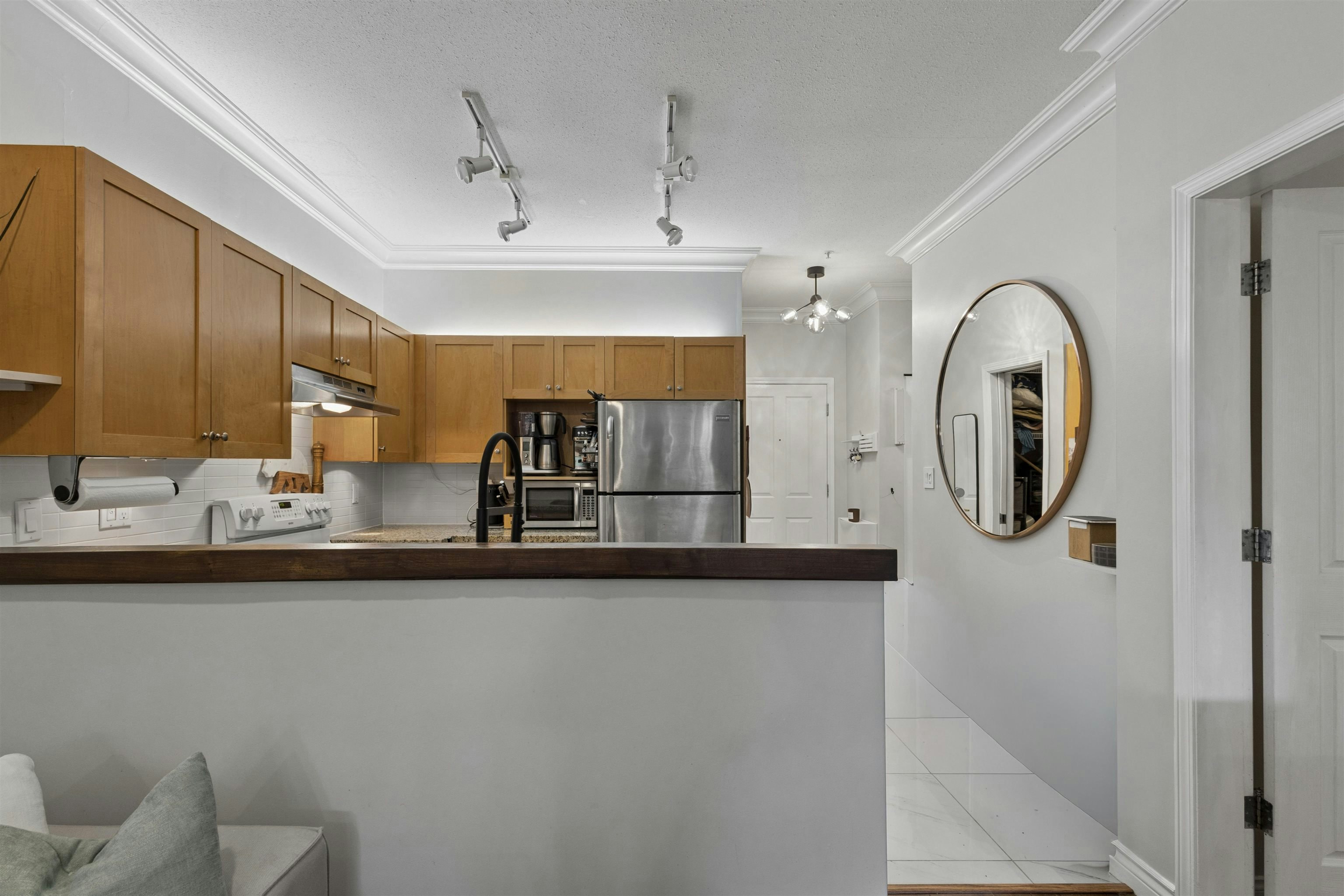 101-1675 W 10th Avenue, Vancouver, BC, V6J 2A2 - 11