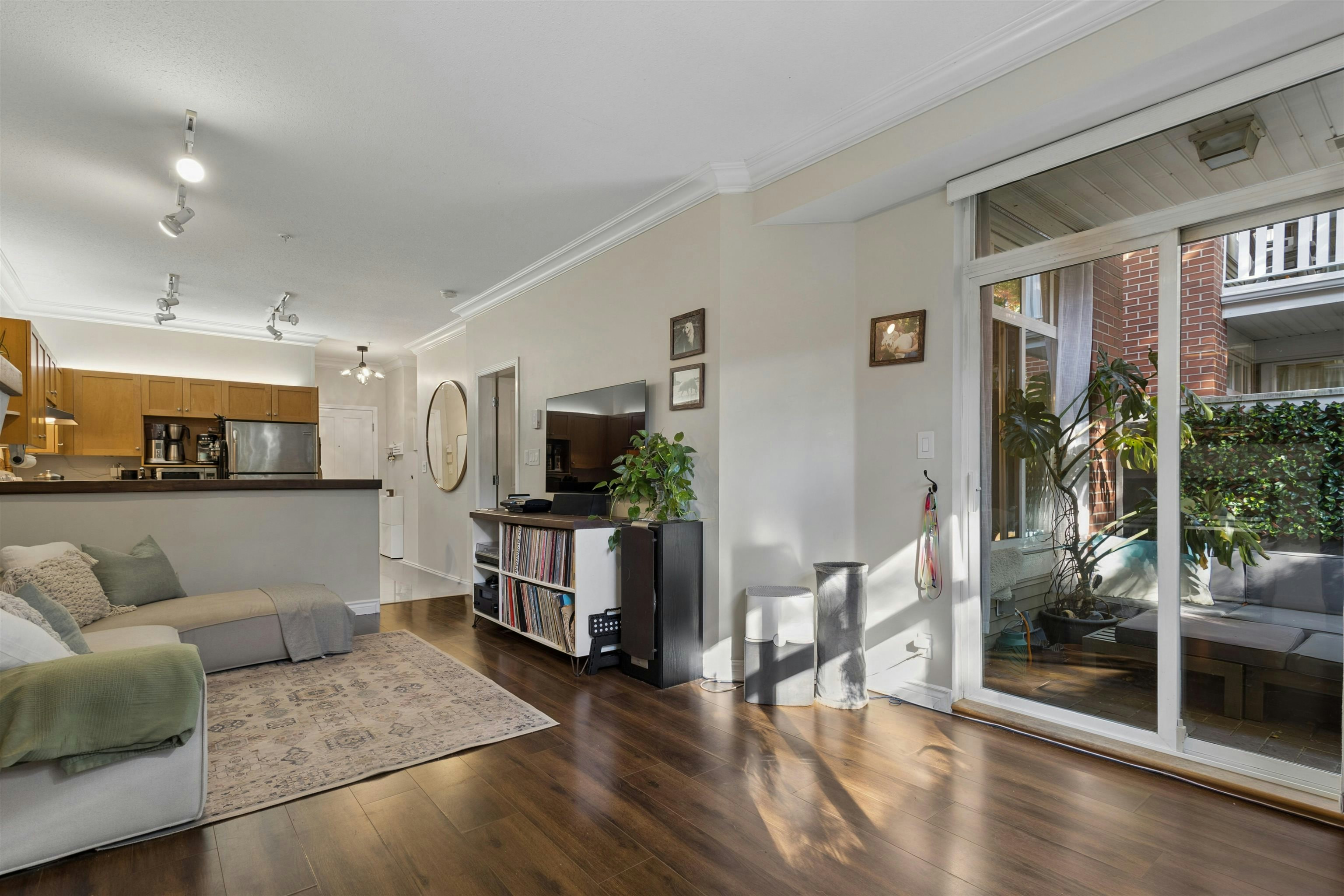 101-1675 W 10th Avenue, Vancouver, BC, V6J 2A2 - 10