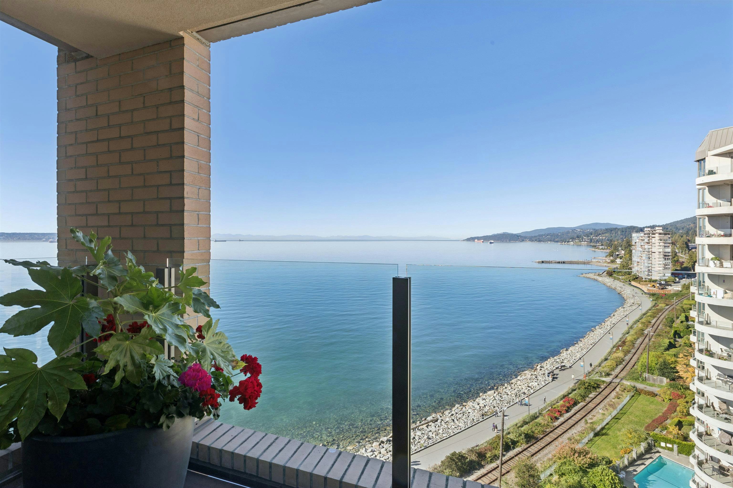 9-2250 Bellevue Avenue, West Vancouver, BC, V7V 1C6 - 2