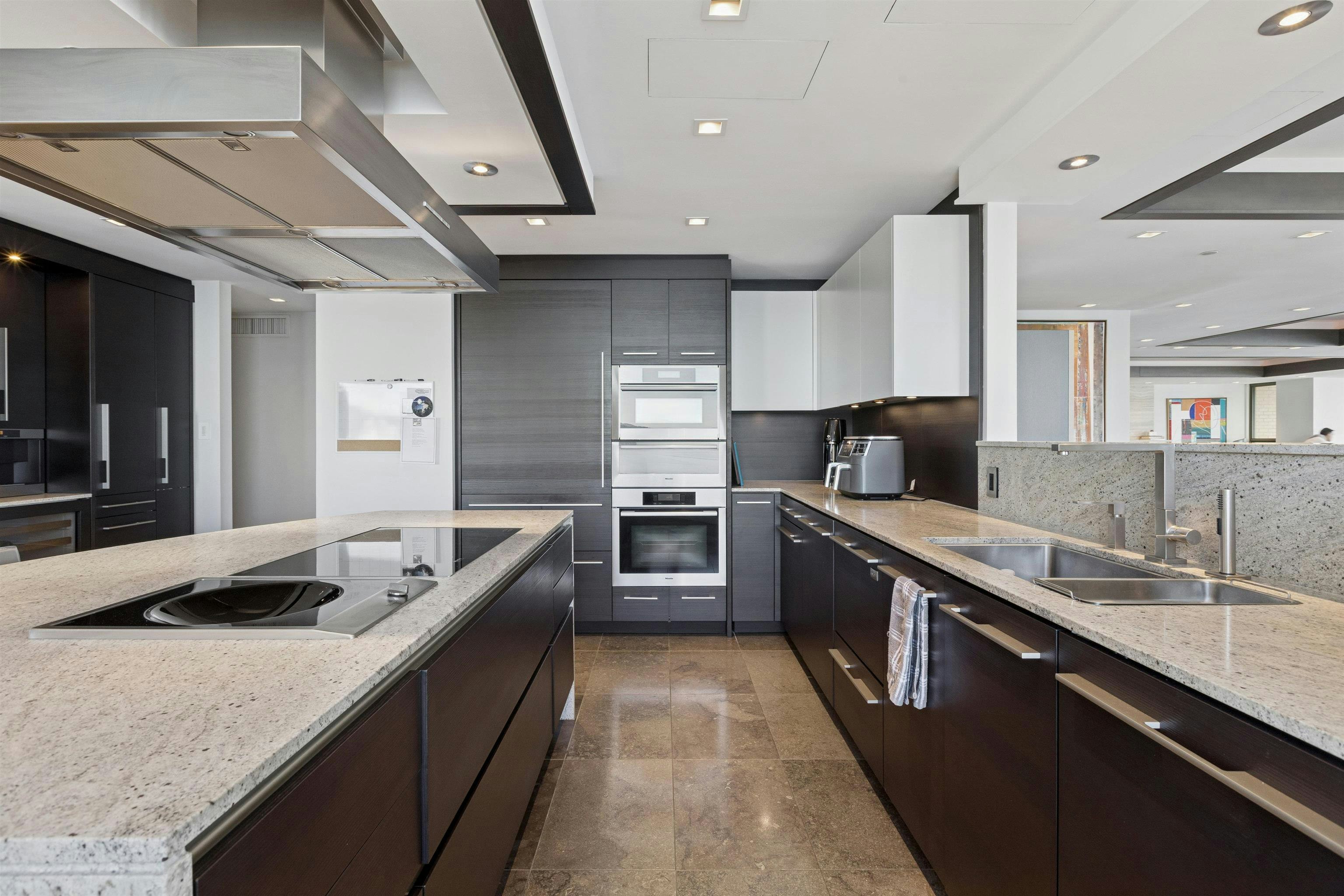 9-2250 Bellevue Avenue, West Vancouver, BC, V7V 1C6 - 17