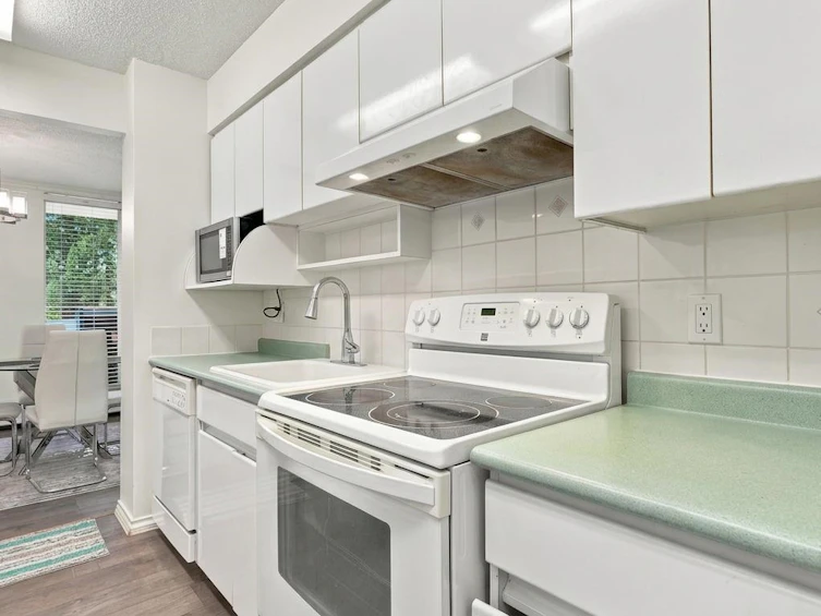 403-2024 Fullerton Avenue, North Vancouver, BC, V7P 3G4 - 21