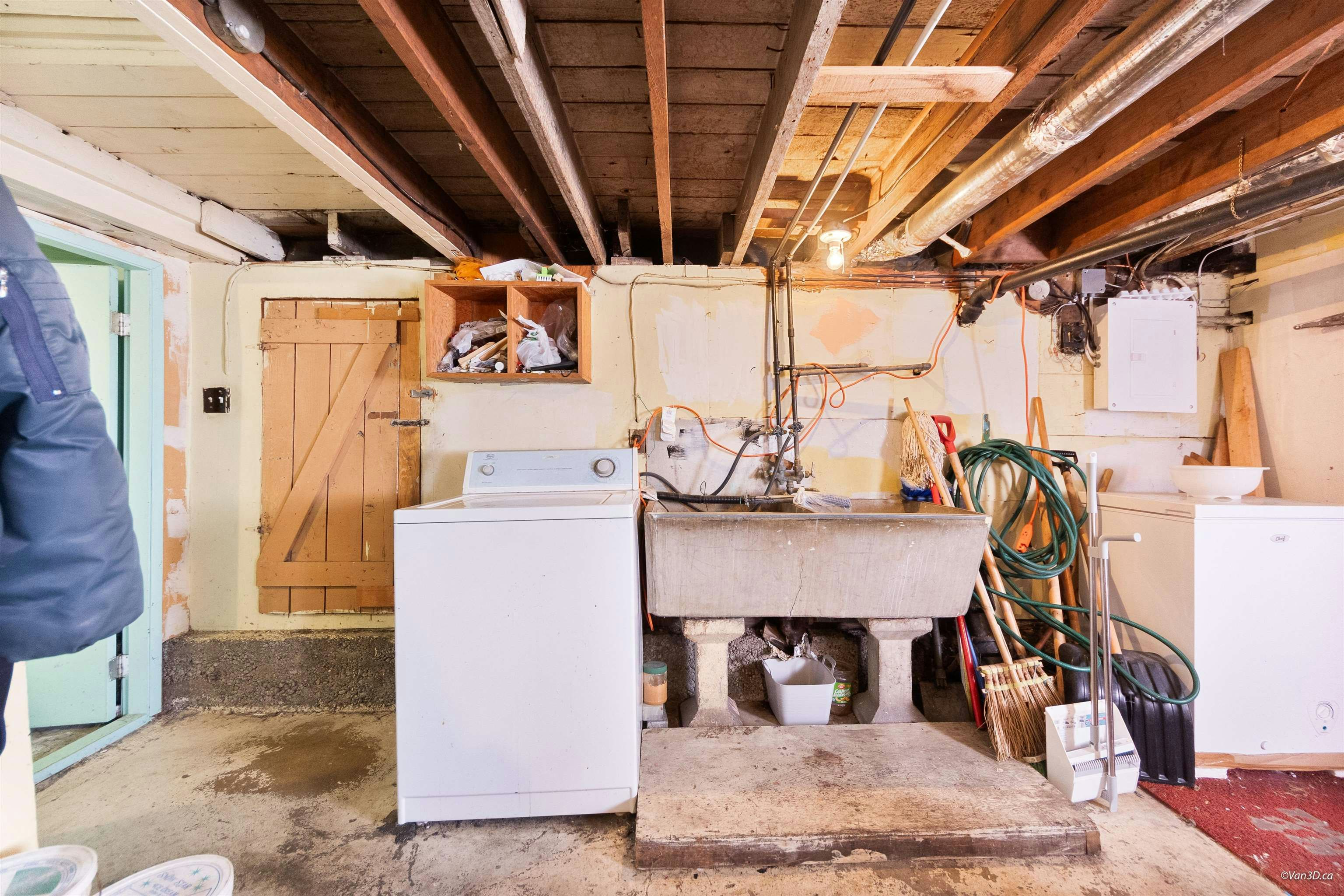 824 Semlin Drive, Vancouver, BC, V5L 4J5 - 16