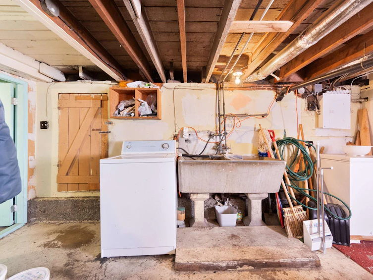 824 Semlin Drive, Vancouver, BC, V5L 4J5 - 16
