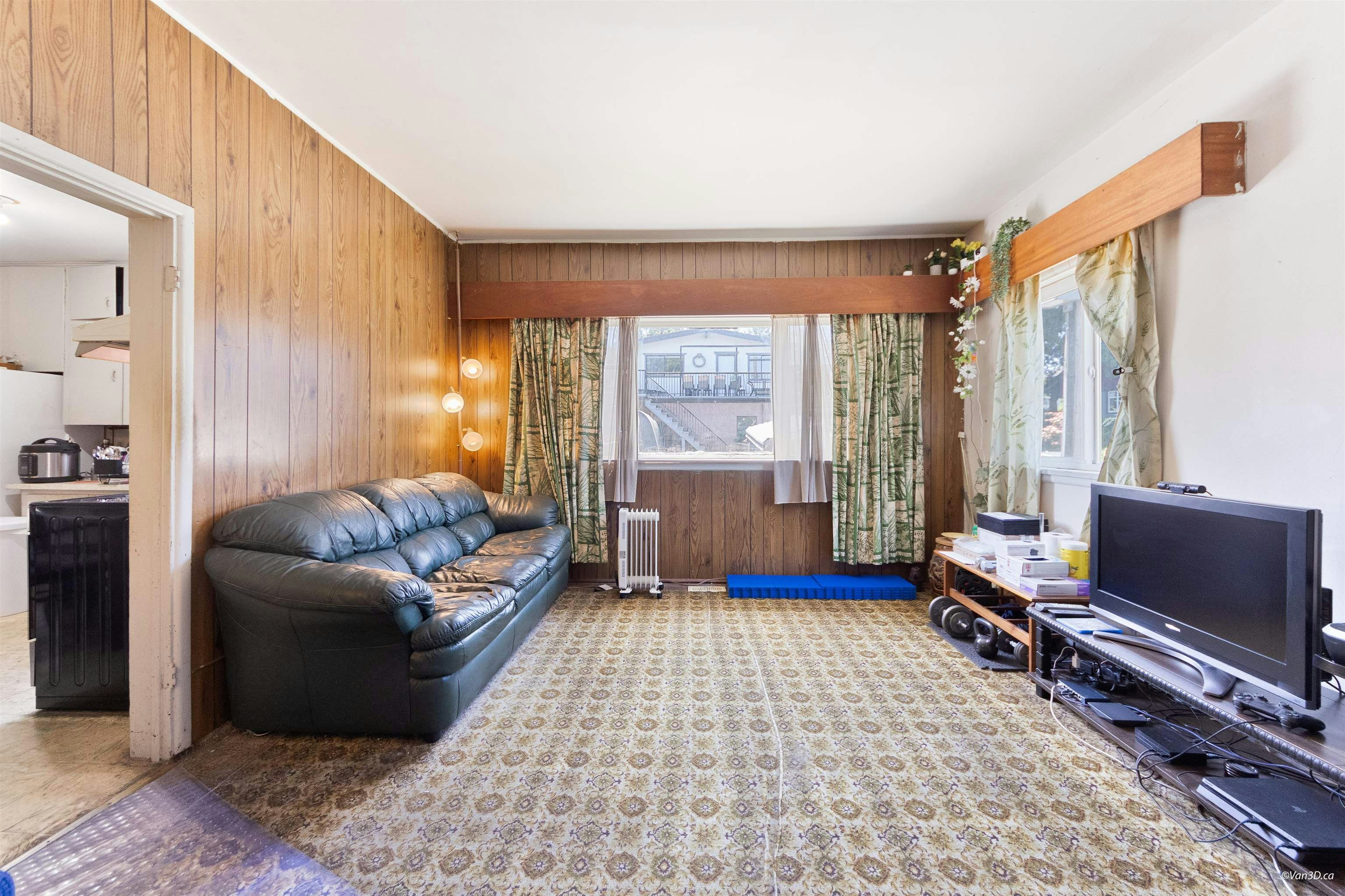 824 Semlin Drive, Vancouver, BC, V5L 4J5 - 10