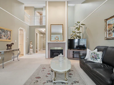 3-8567 164 Street - 4