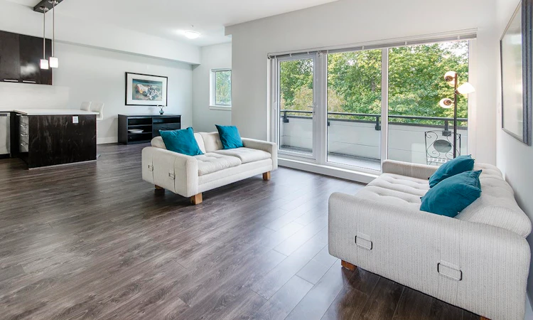 401-2362 Whyte Avenue