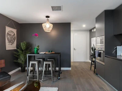 1901-1480 Howe Street - 5