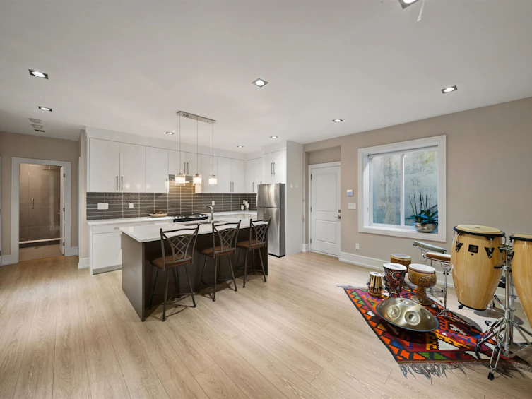 966 Beaumont Drive, North Vancouver, BC, V7R 1P6 - 31