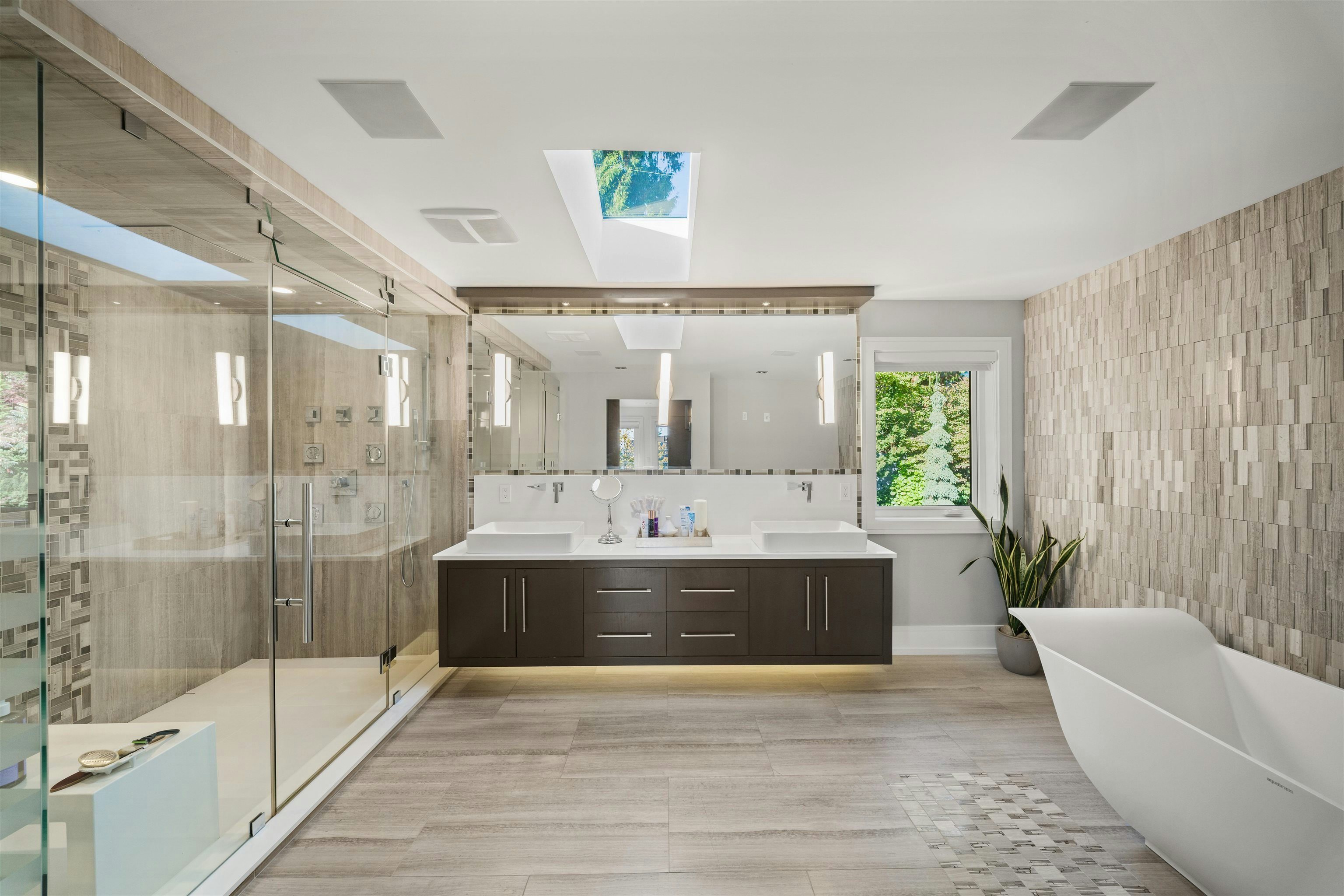 966 Beaumont Drive, North Vancouver, BC, V7R 1P6 - 24