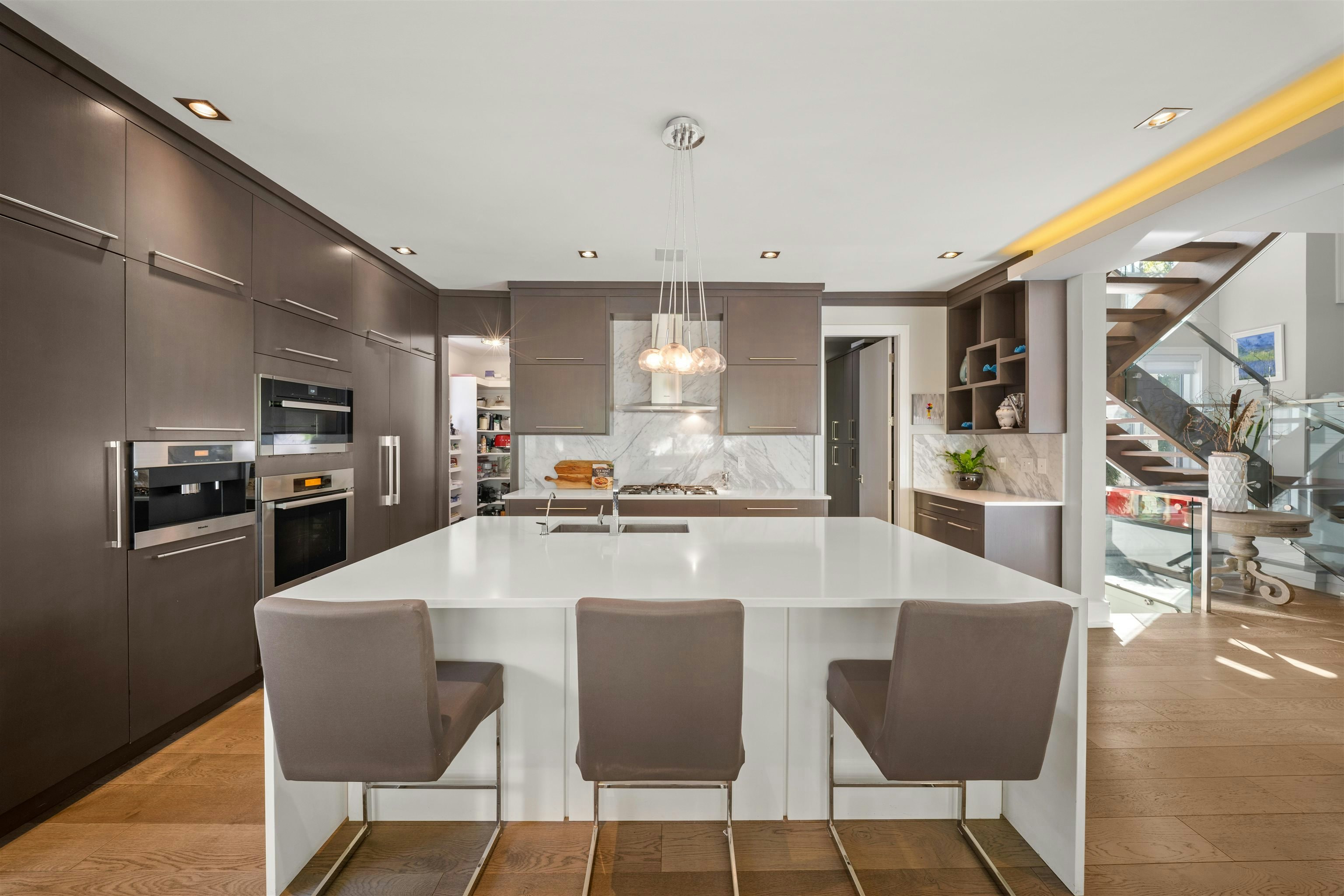 966 Beaumont Drive, North Vancouver, BC, V7R 1P6 - 10