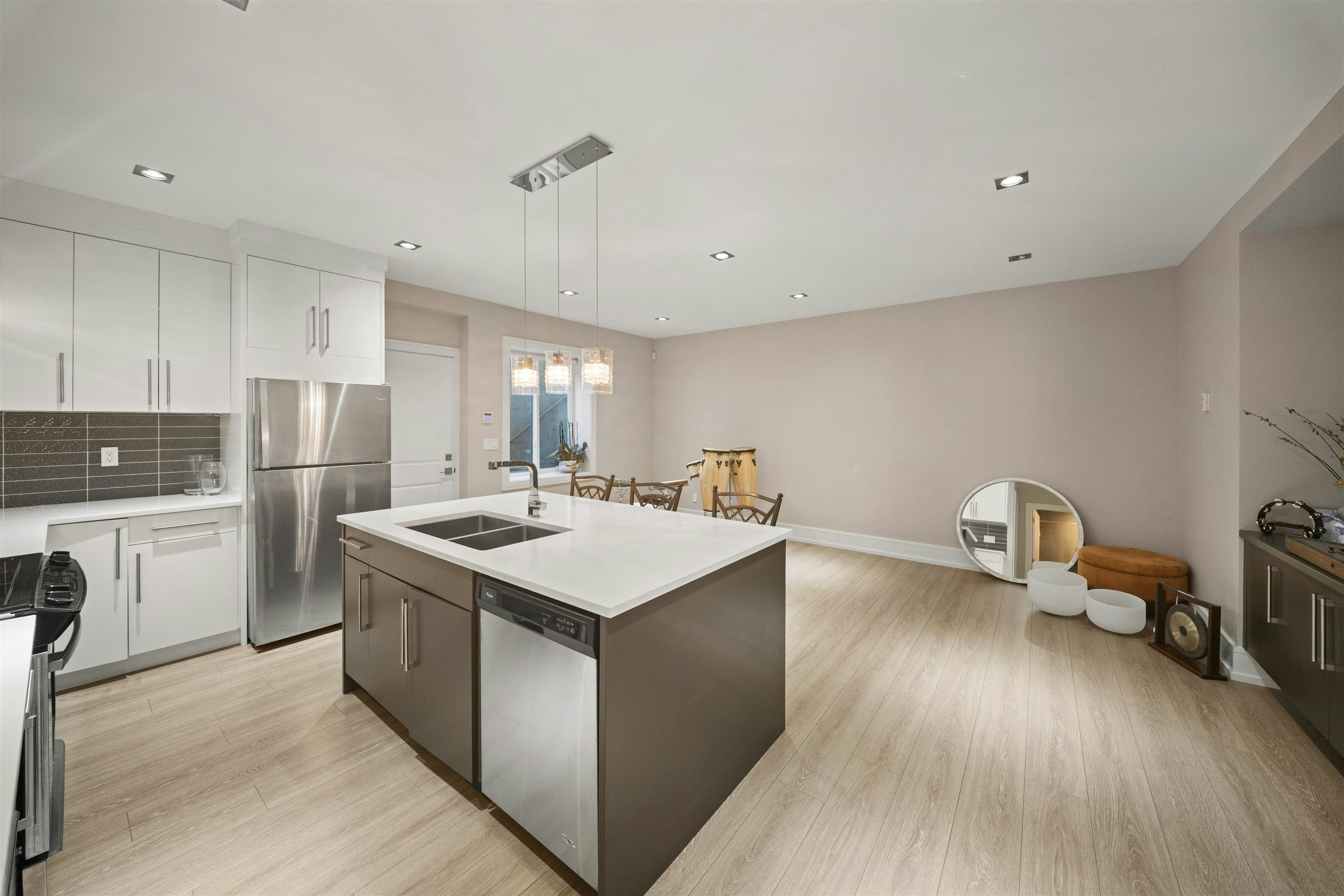 966 Beaumont Drive, North Vancouver, BC, V7R 1P6 - 32