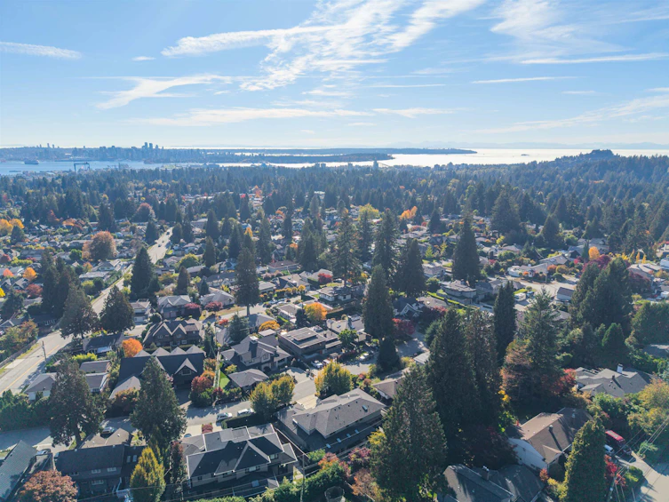 966 Beaumont Drive, North Vancouver, BC, V7R 1P6 - 40