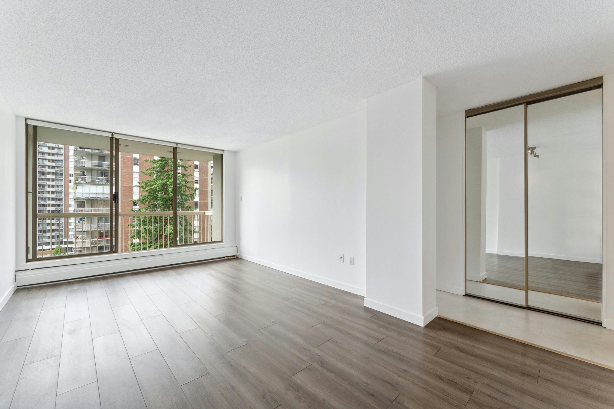 802-2008 Fullerton Avenue - 4
