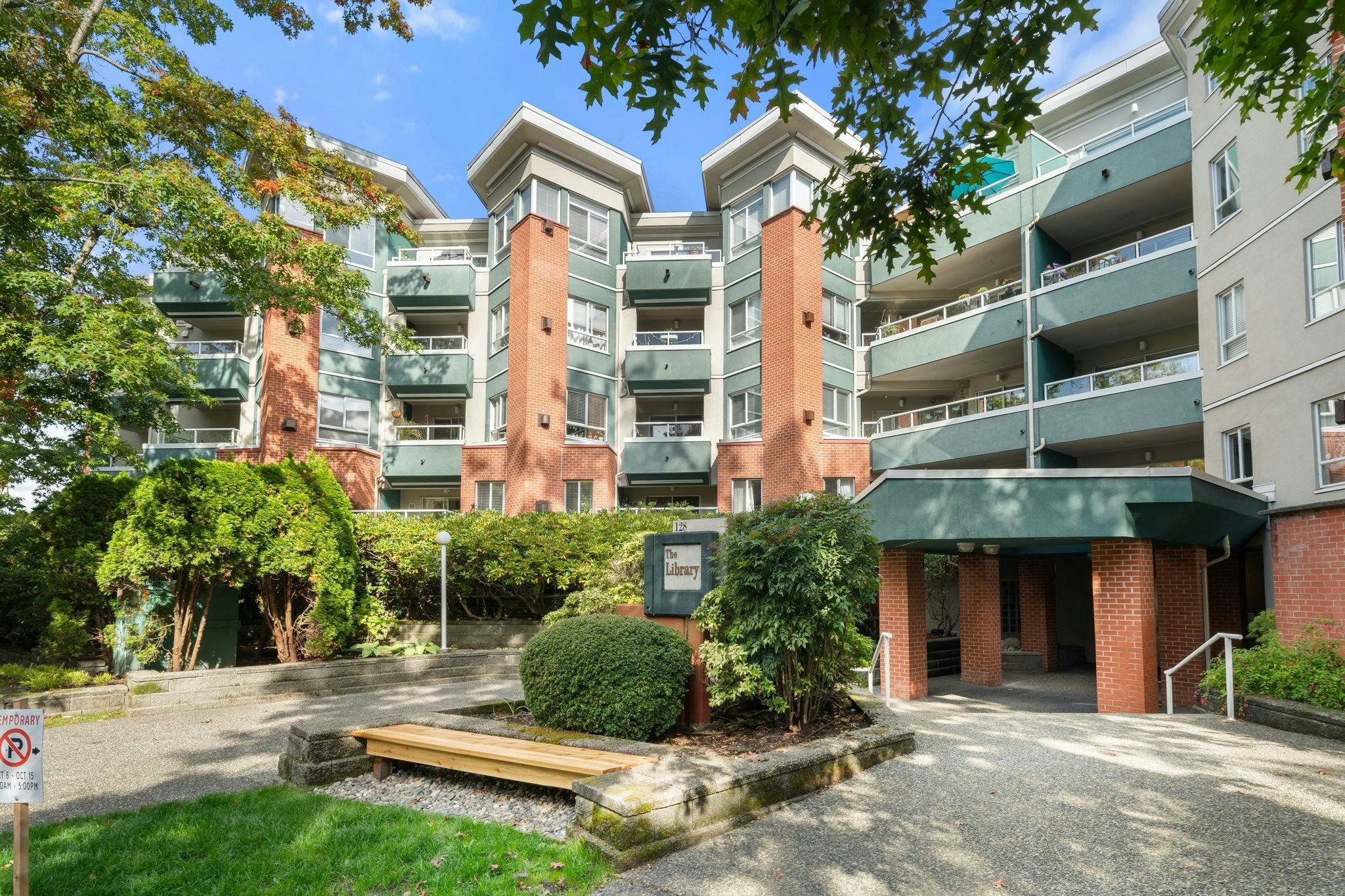 115-128 W 8th Street, North Vancouver, BC, V7M 3M1