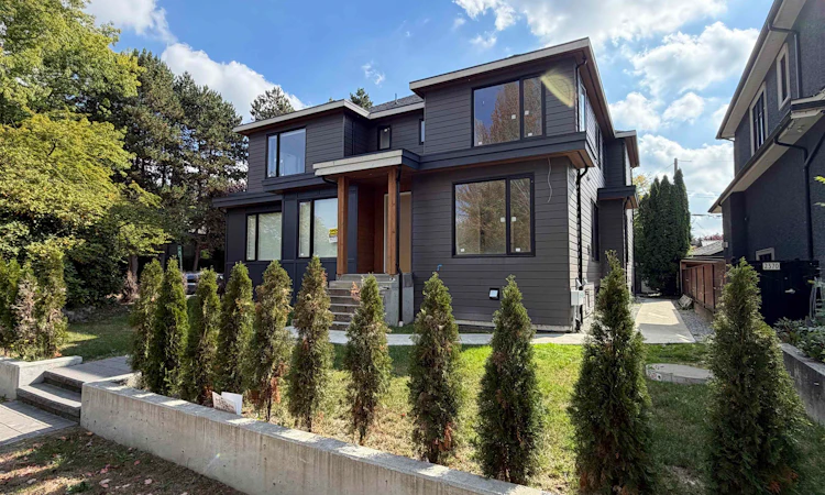 4121 Valley Drive
