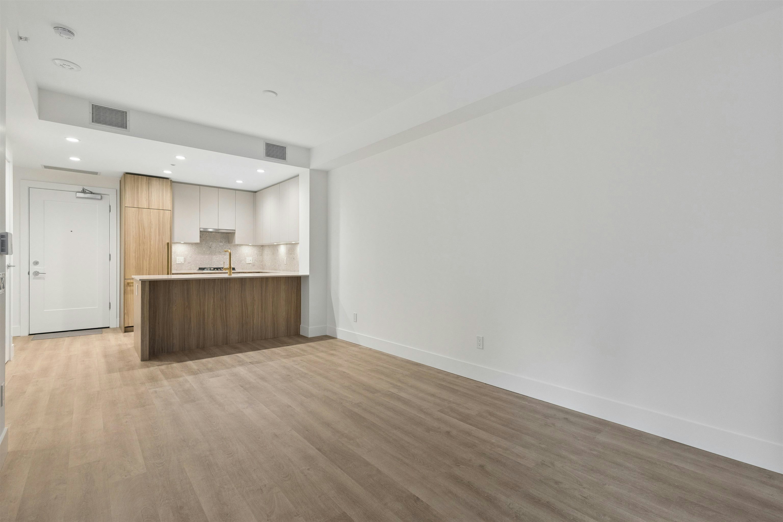208-2375 Emery Court, North Vancouver, BC, V7J 0E8 - 9