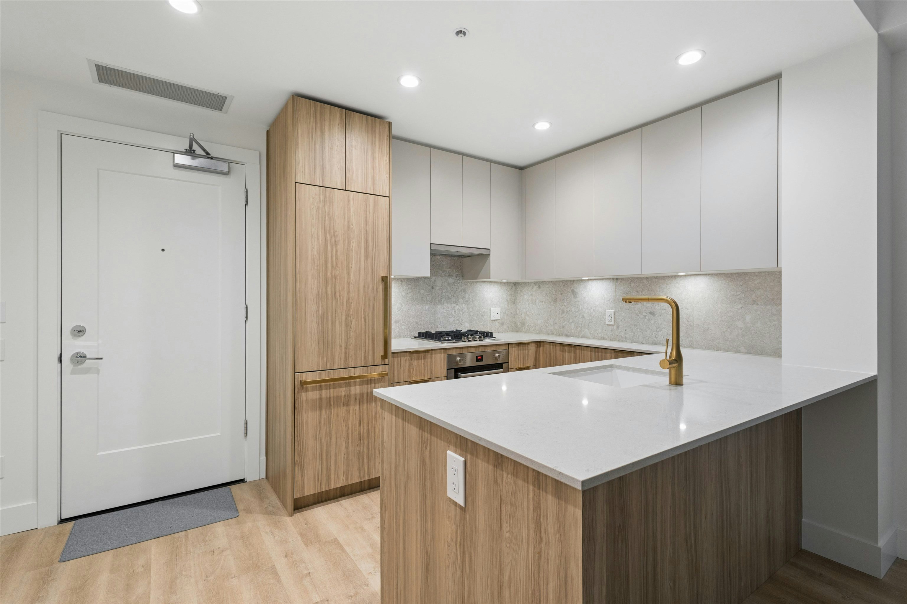 208-2375 Emery Court, North Vancouver, BC, V7J 0E8 - 3