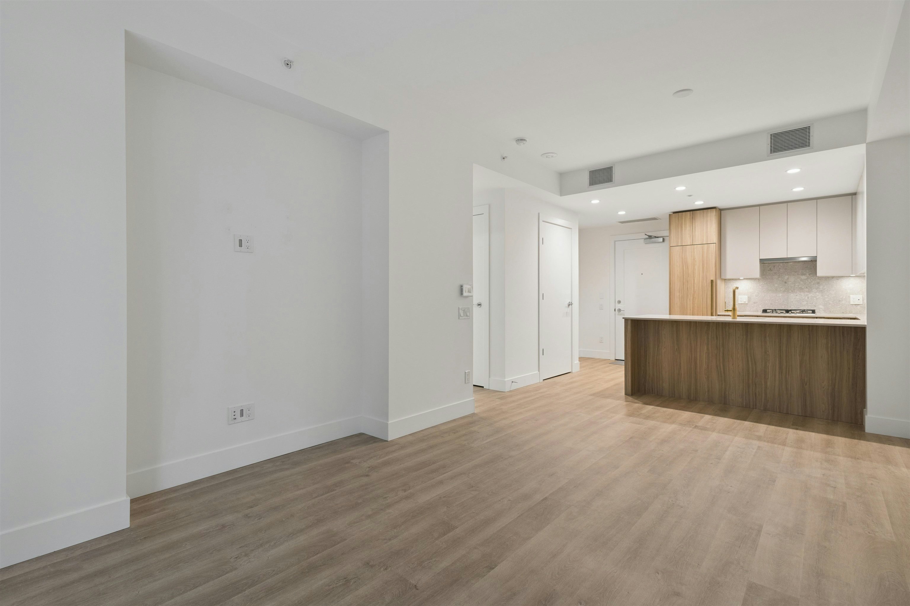 208-2375 Emery Court, North Vancouver, BC, V7J 0E8 - 8