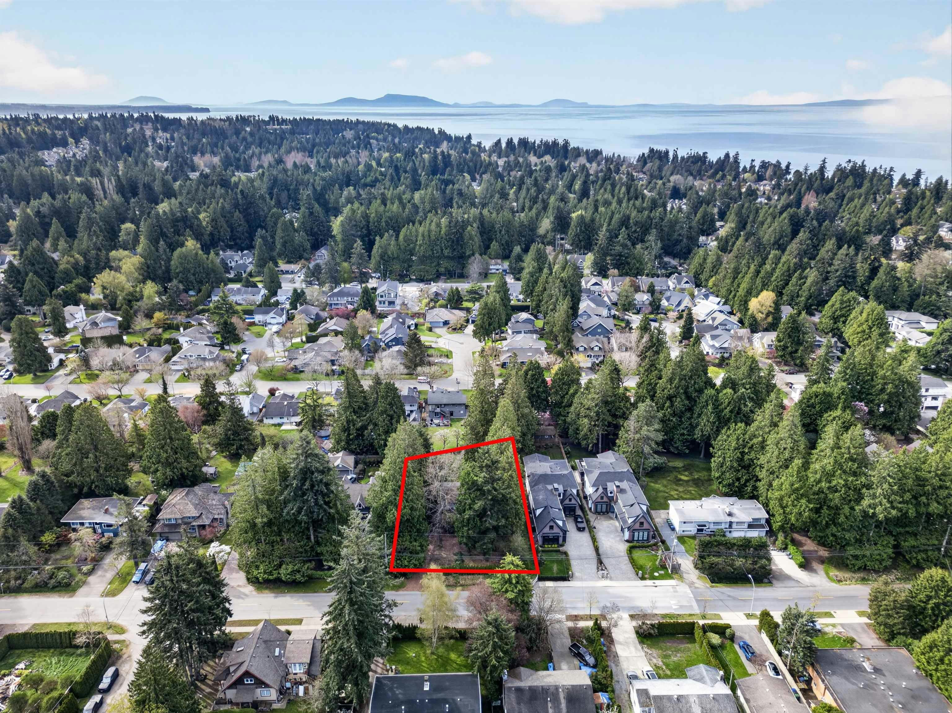 12564 25 Avenue, Surrey, BC, V4A 2K3
