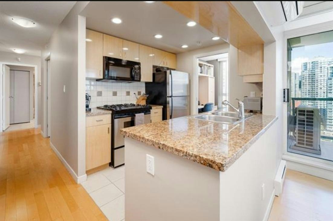 1907-1067 Marinaside Crescent, Vancouver, BC, V6Z 3A4