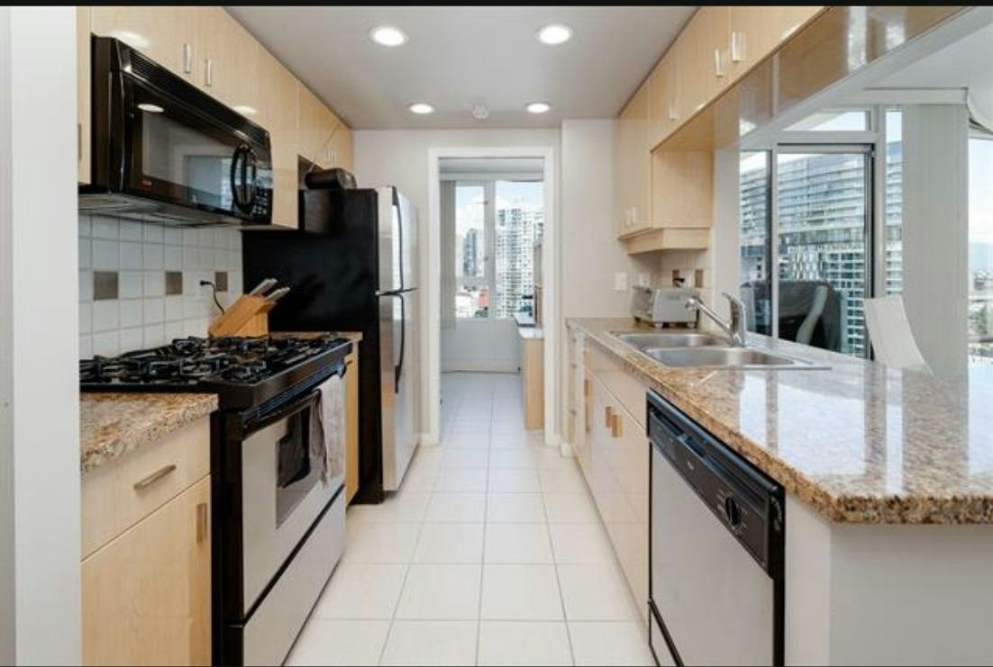 1907-1067 Marinaside Crescent, Vancouver, BC, V6Z 3A4 - 2