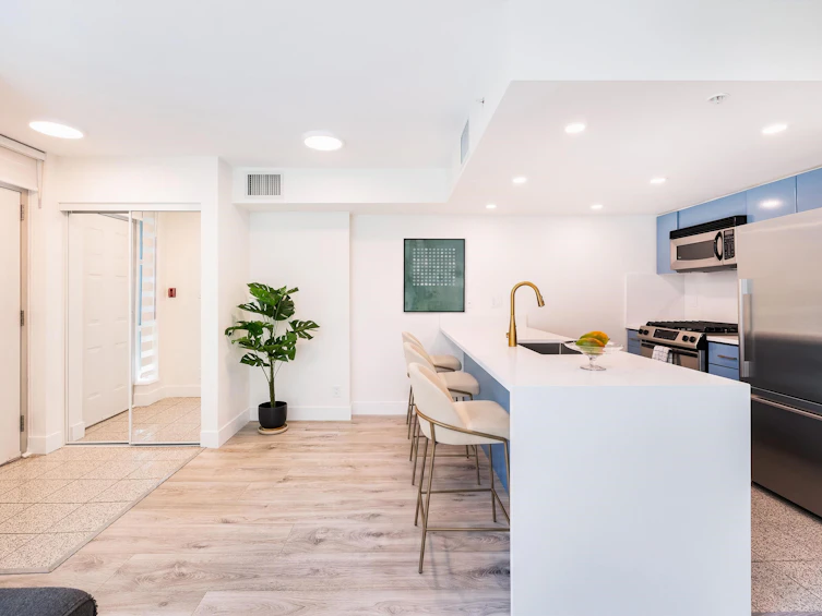 TH8-168 E Esplanade Avenue, North Vancouver, BC, V7L 4X8 - 10