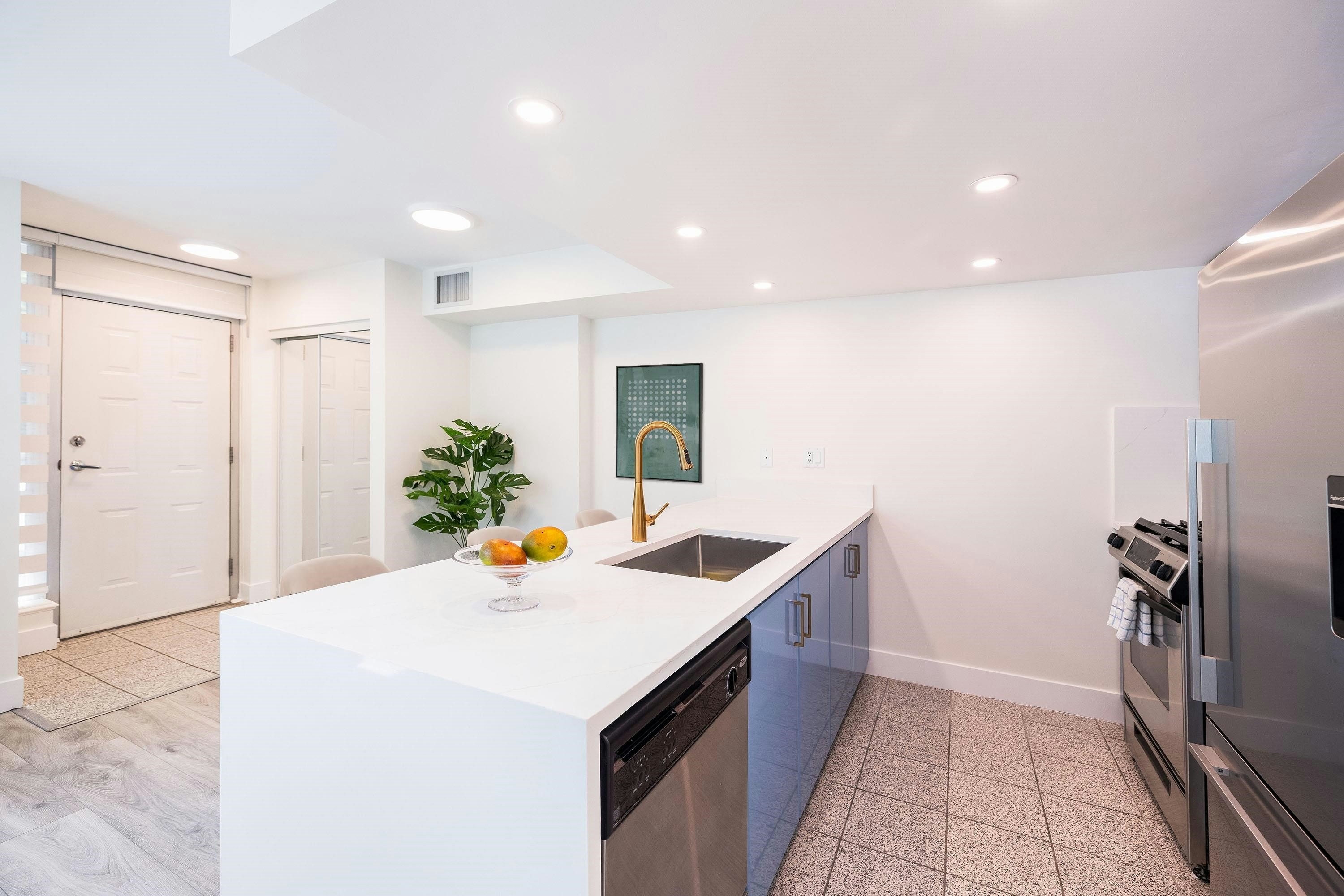 TH8-168 E Esplanade Avenue, North Vancouver, BC, V7L 4X8 - 14
