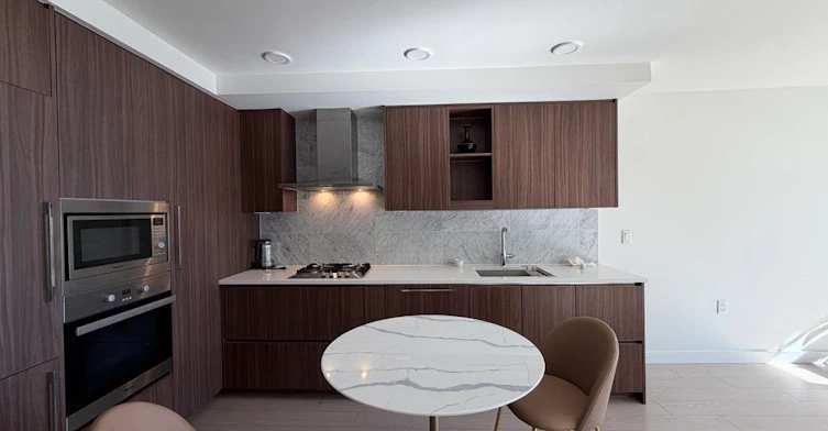 19F-433 Sw Marine Drive, Vancouver, BC, V5X 0H5 - 2