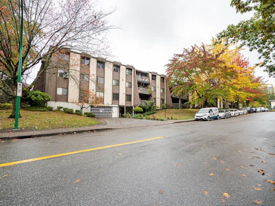 212-3921 Carrigan Court - 4