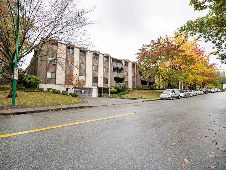 212-3921 Carrigan Court, Burnaby, BC, V3N 4J7 - 4