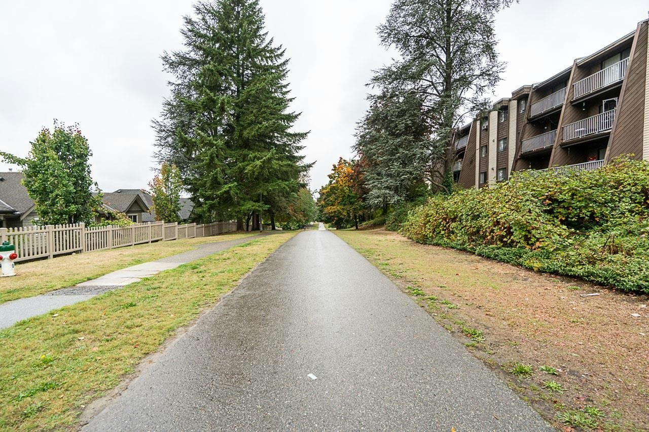 212-3921 Carrigan Court, Burnaby, BC, V3N 4J7 - 30