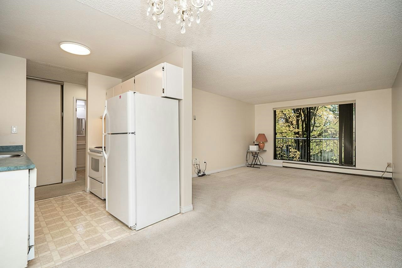 212-3921 Carrigan Court, Burnaby, BC, V3N 4J7 - 16