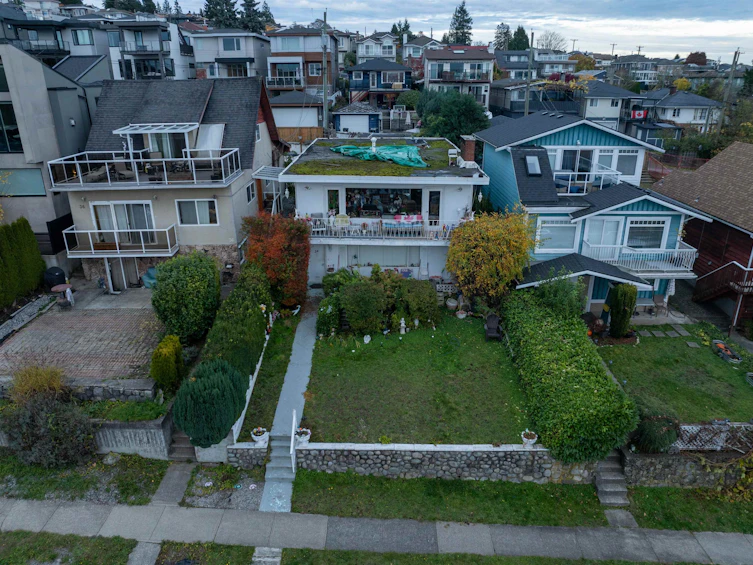 34 N Hythe Avenue, Burnaby, BC, V5B 1G4 - 2