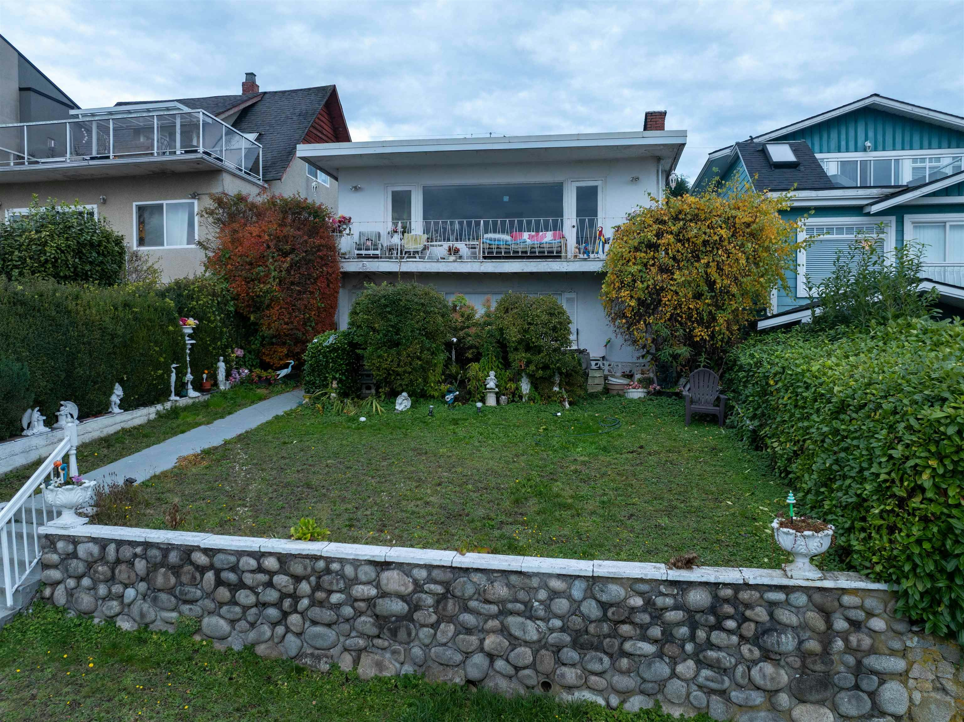 34 N Hythe Avenue, Burnaby, BC, V5B 1G4 - 6