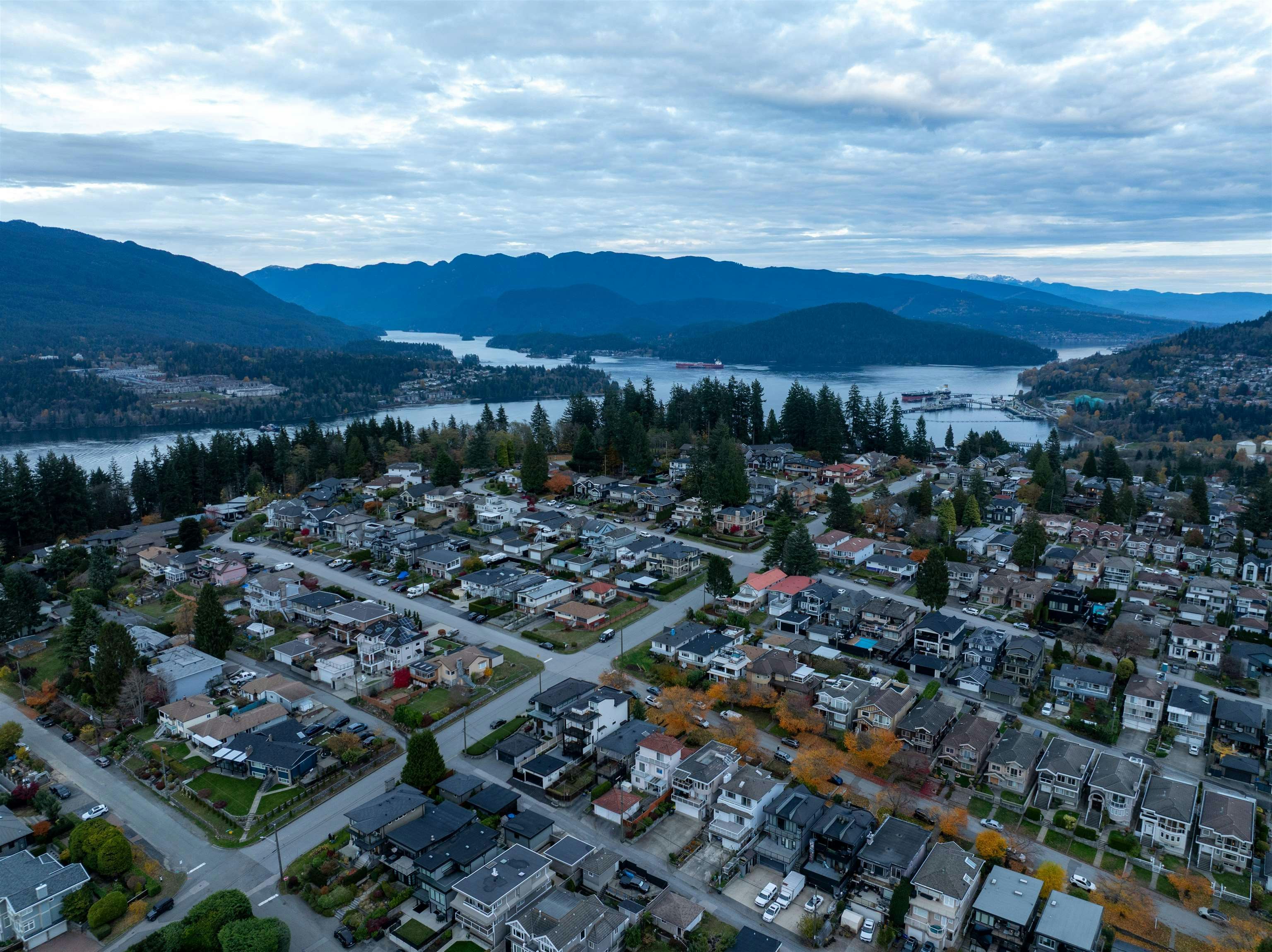 34 N Hythe Avenue, Burnaby, BC, V5B 1G4 - 16