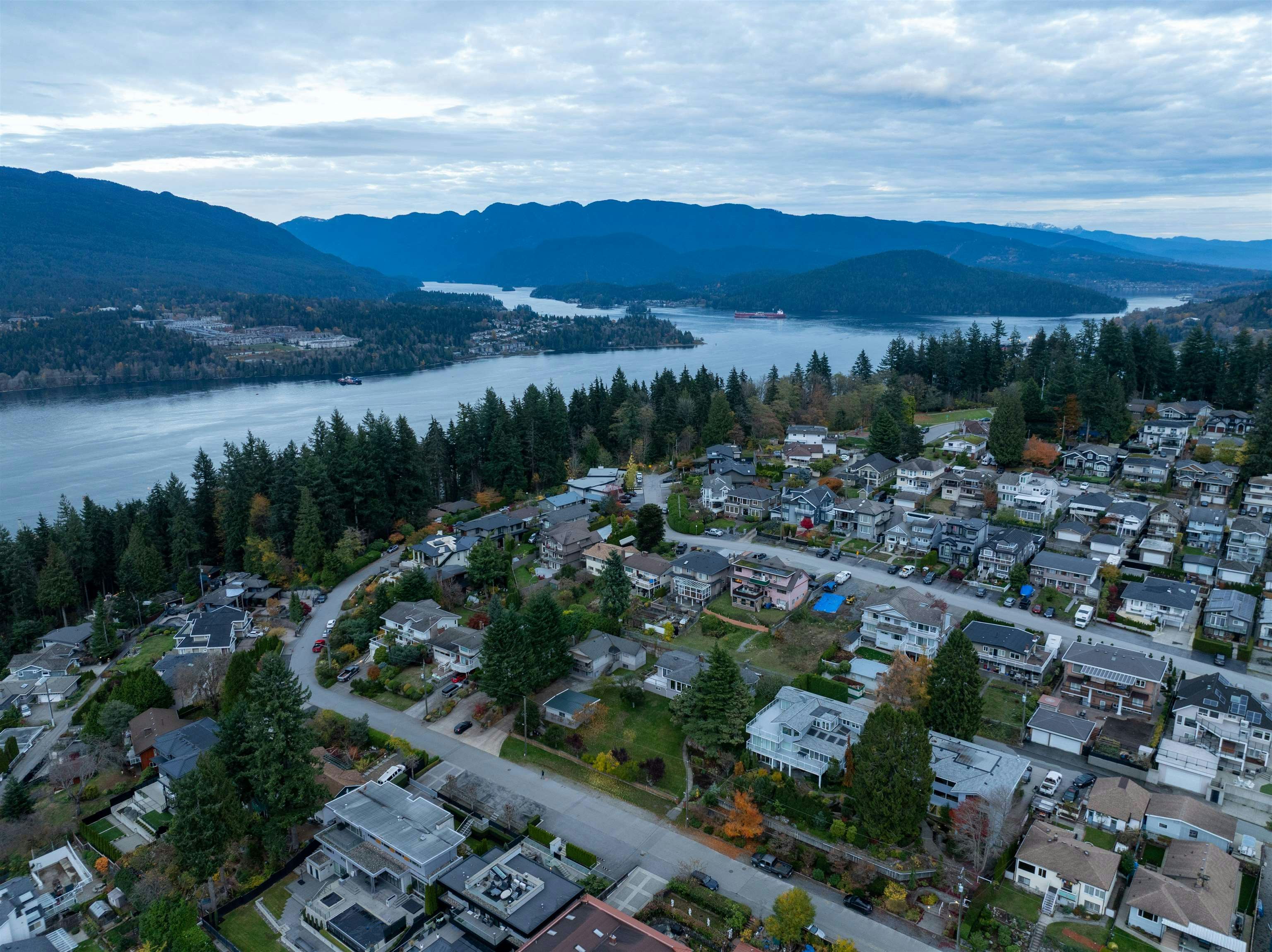 34 N Hythe Avenue, Burnaby, BC, V5B 1G4 - 29