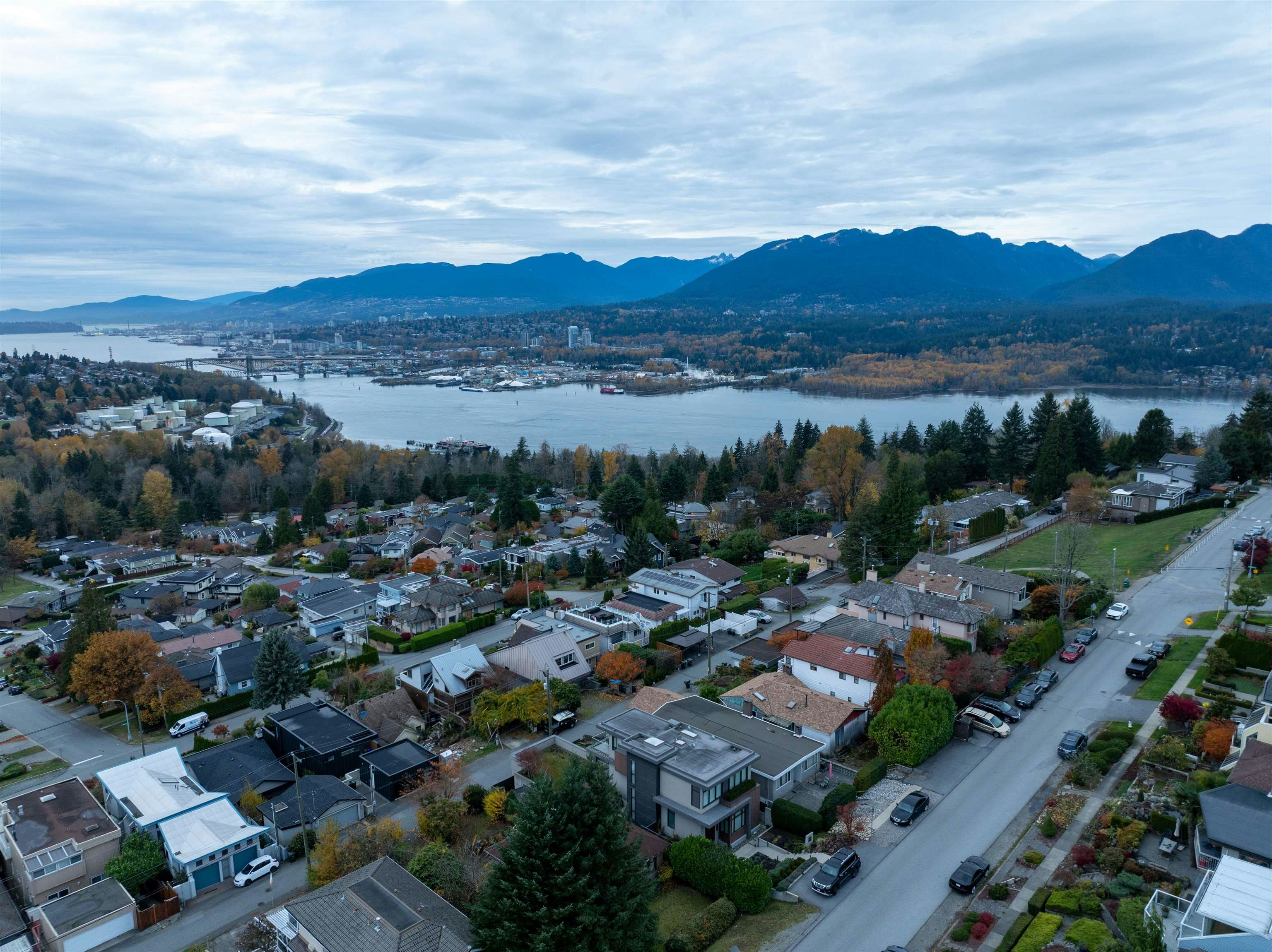 34 N Hythe Avenue, Burnaby, BC, V5B 1G4 - 9