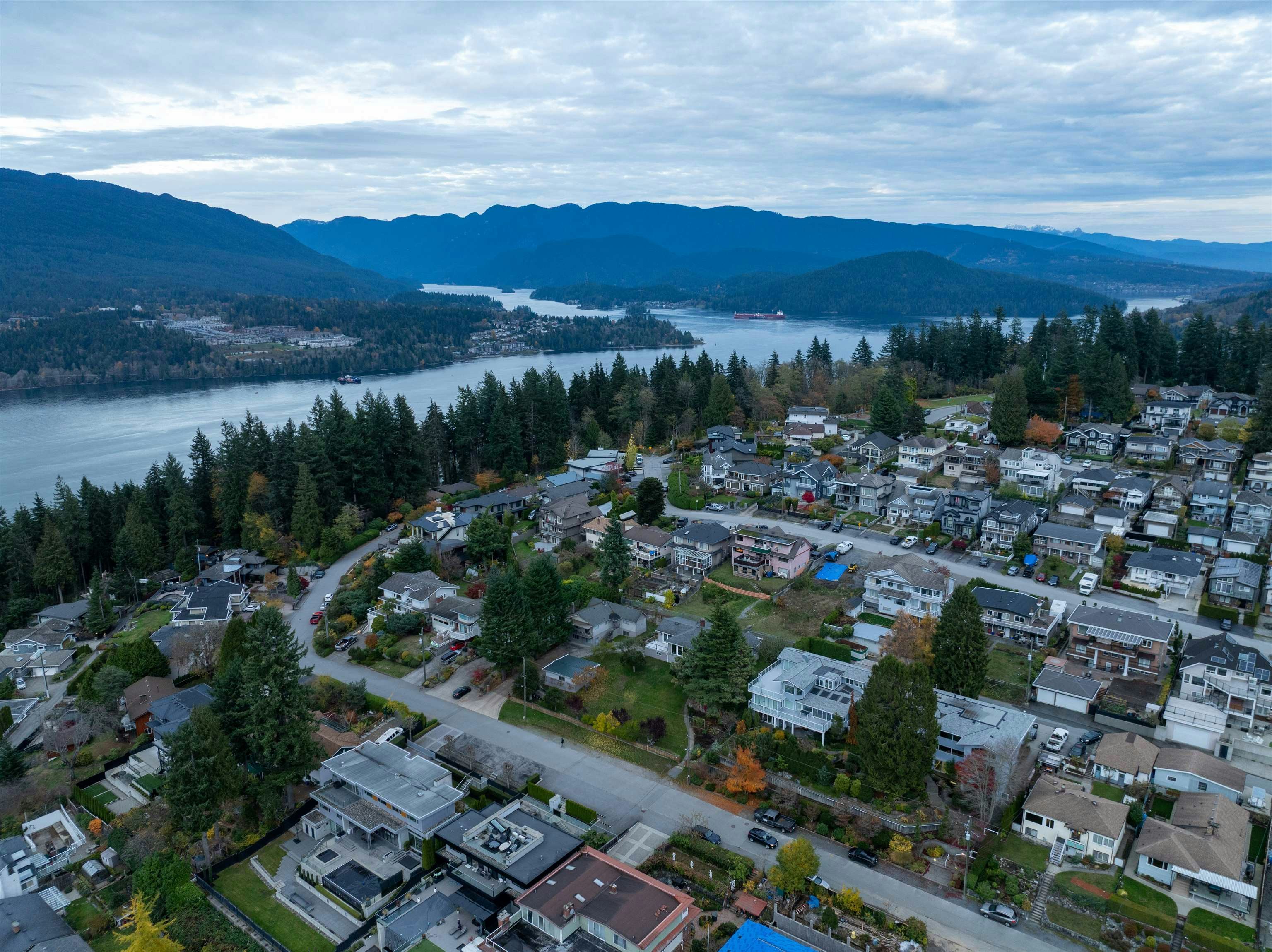 34 N Hythe Avenue, Burnaby, BC, V5B 1G4 - 28