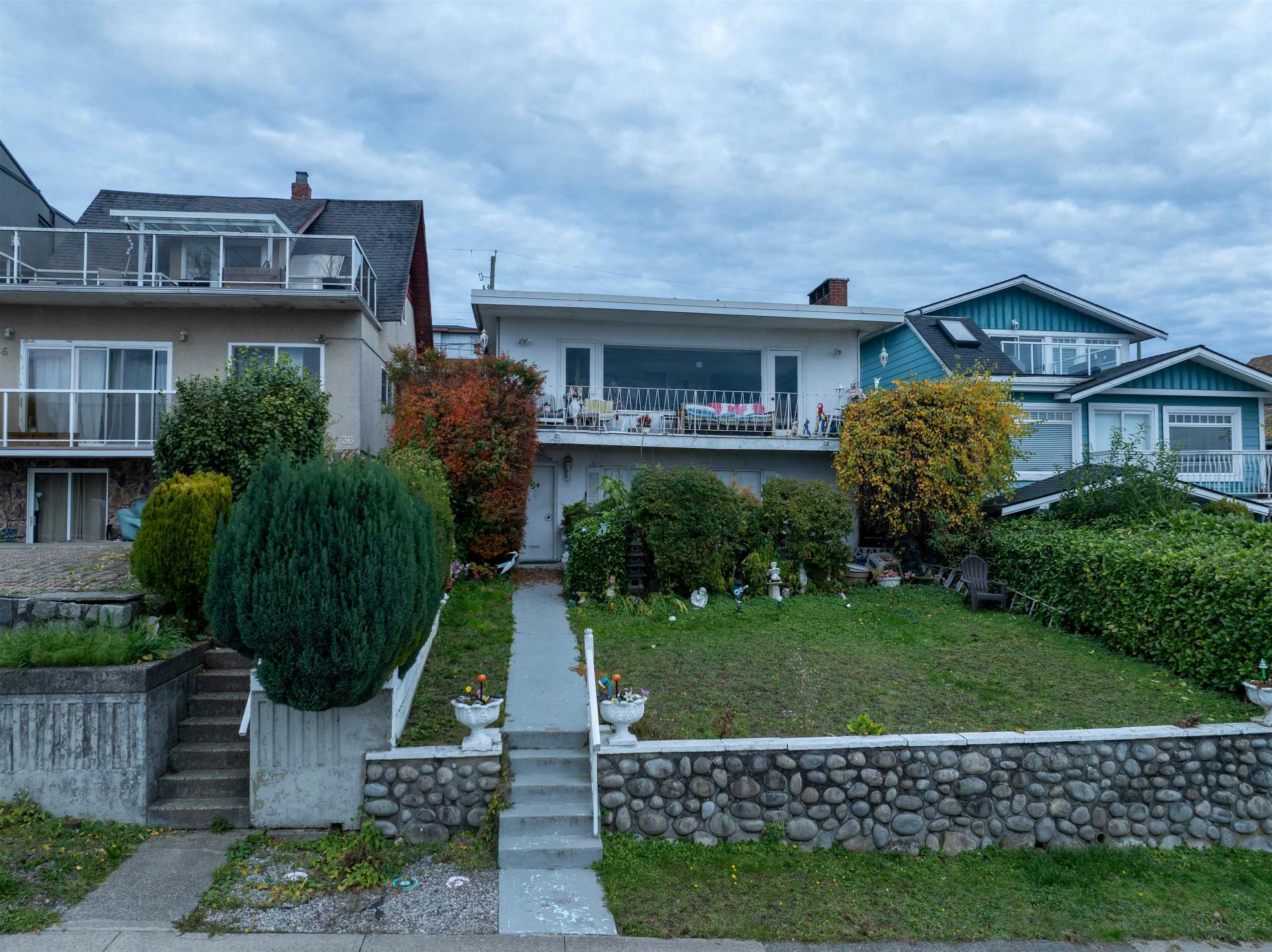 34 N Hythe Avenue, Burnaby, BC, V5B 1G4 - 7